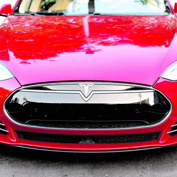 US-TESLA-STOCK-FALLS-AS-COMPANY'S-Q4-NUMBERS-MISS-EXPECTATIONS