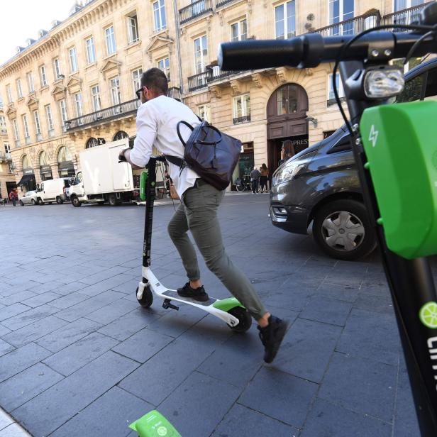 FILES-FRANCE-TRANSPORT-ELECTRIC-SCOOTER-ENVIRONMENT-STRATEGY-MAR