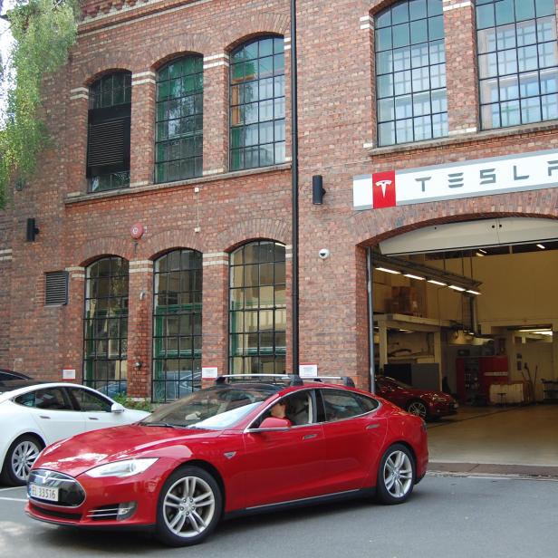 NORWAY-AUTOMOBILE-ECONOMY-TESLA