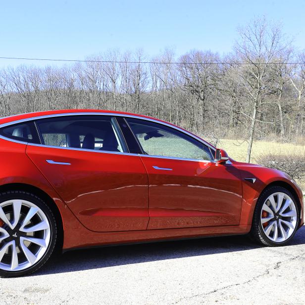 Tesla MODEL 3