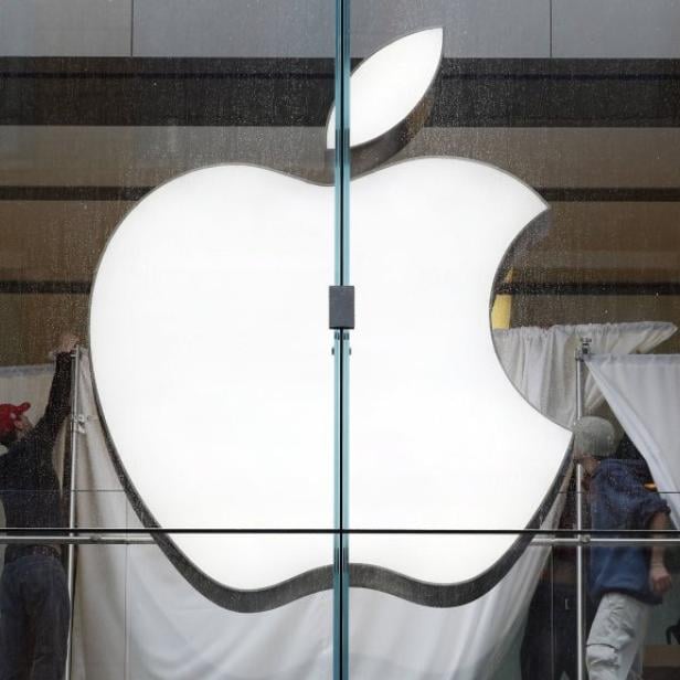 ...Ihre derzeitige Aufgabe: Die Modernisierung des Ladennetzes der wertvollsten Marke der Welt: Apple. Bereits im Vorfeld soll man ihr ab 2018 Aktienoptionen im Wert von derzeit 68 Millionen US-Dollar zugesprochen haben.