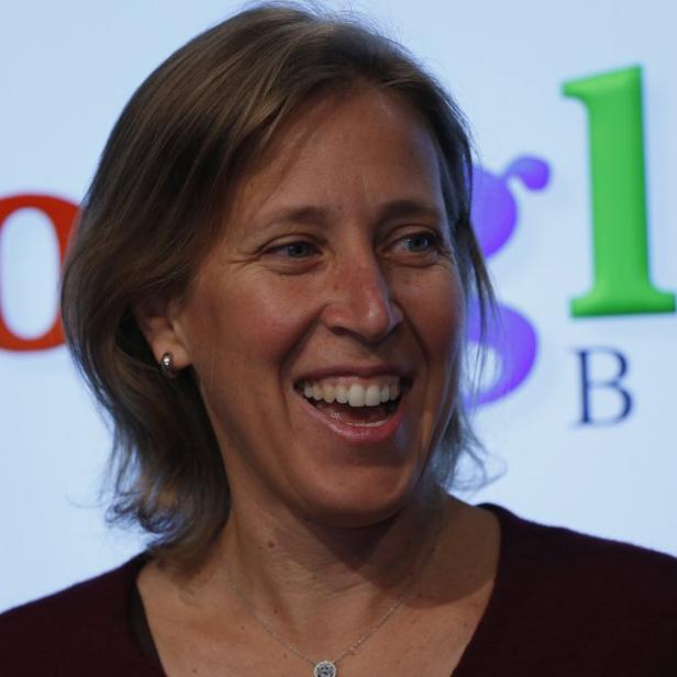 Ihr Name ist der breiten Masse zwar nicht wirklich von Begriff. Dennoch sind laut Forbes-Magazine nur 11 Frauen auf der ganzen Welt mächtiger als YouTube-Urgestein Susan Wojcicki. Wissenswert: Googles erster Firmensitz war in Wojcickis Garage in der kalifornischen Kleinstadt Menlo Park...