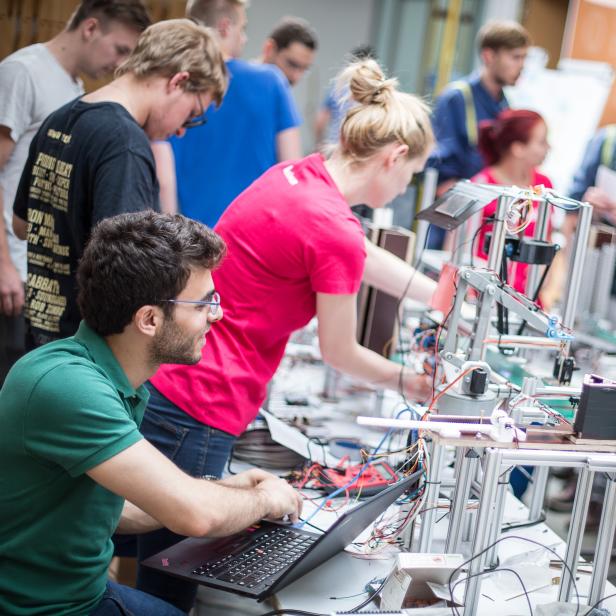 Digitale Lernfabrik von FH Technikum Wien und voestalpine