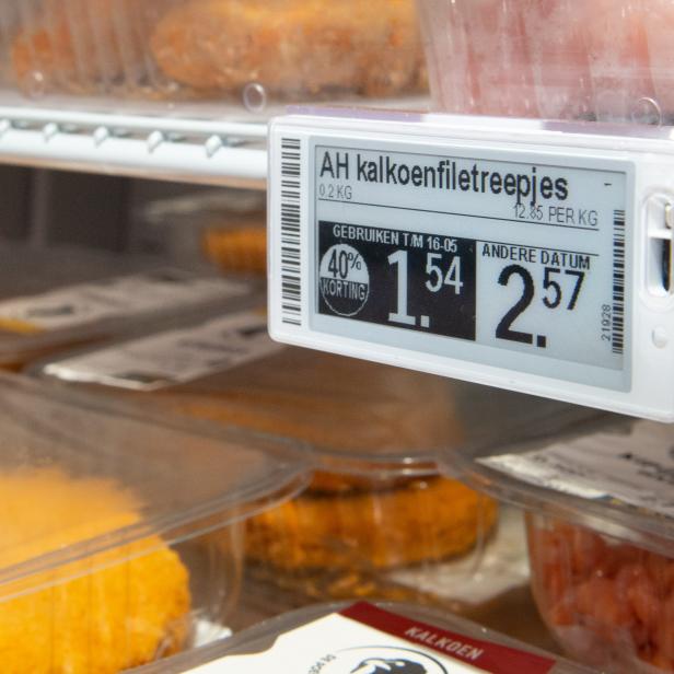 Elektronische Preisschilder in Supermärkten von Albert Heijn zeigen von einem Algorithmus berechnete, auf optimale Verwertung optimierte Preise