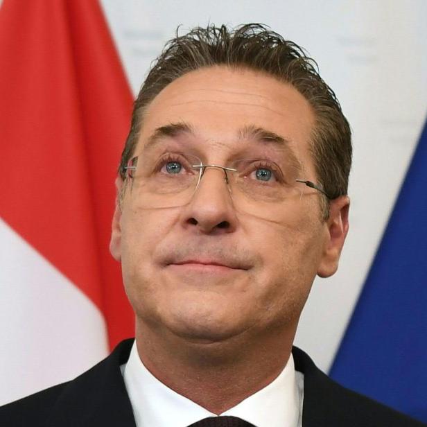 REGIERUNGSKRISE: STRACHE