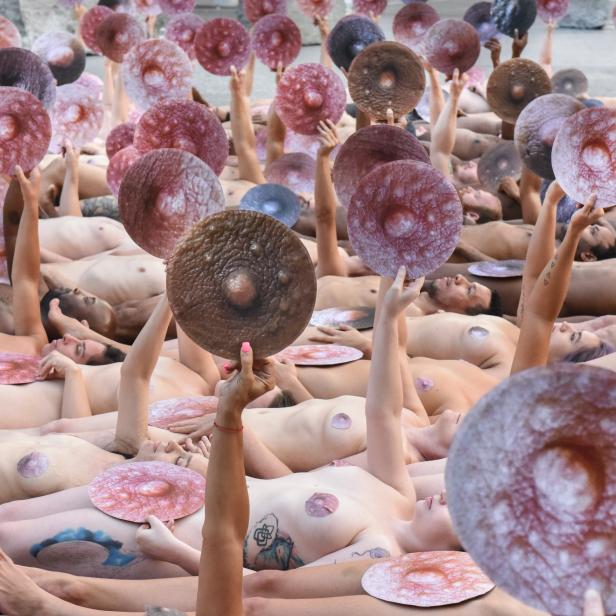 US-PHOTOGRAPHER-SPENCER-TUNICK-STAGES-ONE-OF-HIS-LARGE-SCALE-GRO