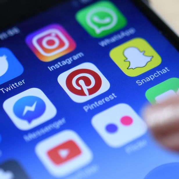 Smartphone für viele Jugendliche wie Freund oder Körperteil.