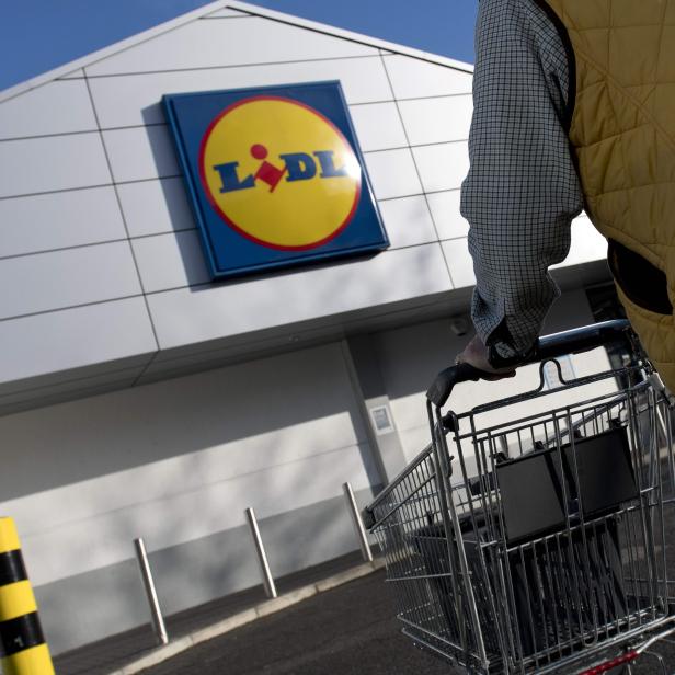 FILES-BRITAIN-GERMANY-RETAIL-FOOD-JOBS-LIDL