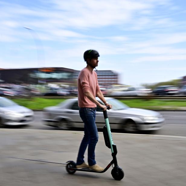 FILES-GERMANY-TRANSPORT-LIFESTYLE-E-SCOOTER