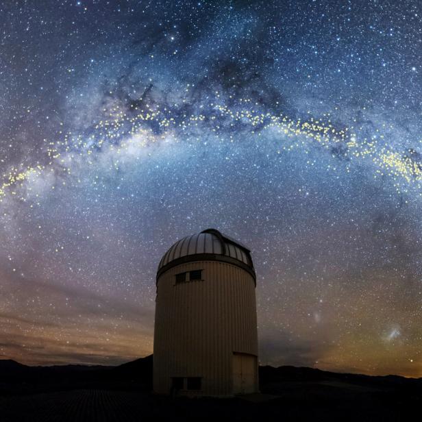 The warped shape of the stellar disk of the Milky Way galaxy is seen over the Warsaw telescope