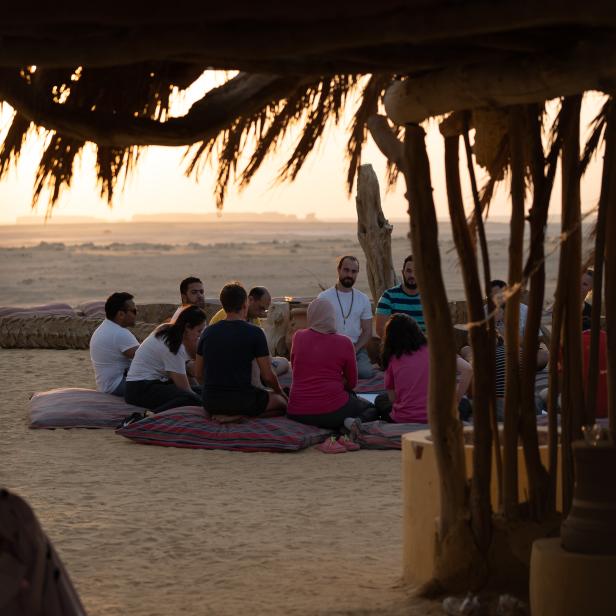 Nach einer Nacht in der Sahara waren die jungen Gründer psychisch gestärkt, um ihre innovativen Ideen mithilfe der Mentoren weiterzuentwickeln.