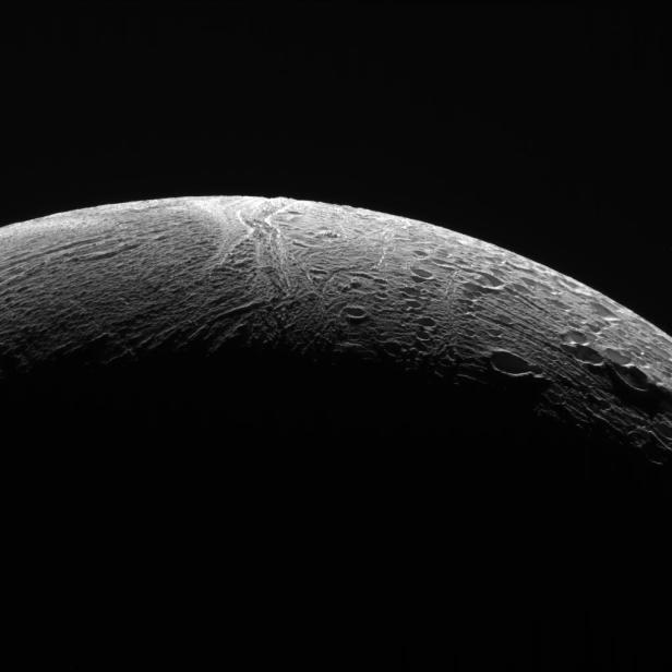 Ein Foto des Saturn-Mondes Enceladus