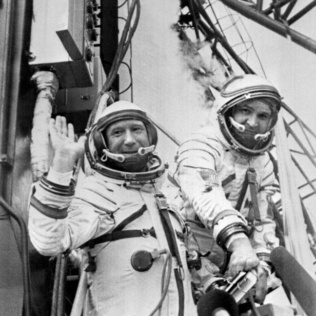 URSS-USA-SPACE-APOLLO-SOYUZ