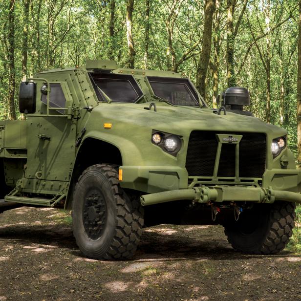 Könnte das gepanzerte JLTV das Design-Vorbild für den Tesla Pick-up sein?