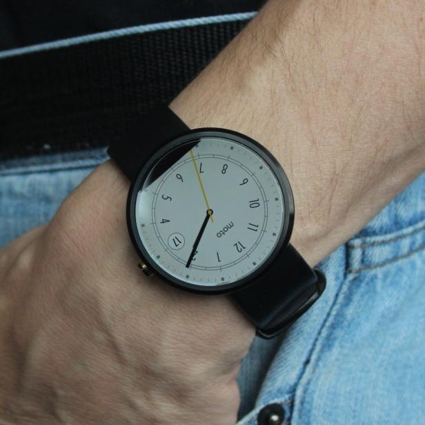 Die Motorola Moto 360 setzt auf Android Wear und ist daher nur mit Android-Smartphones kompatibel