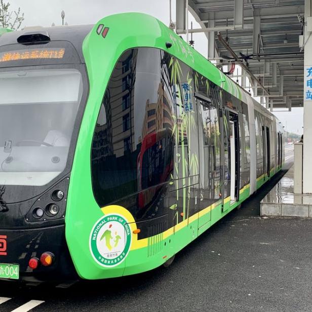 Autonomous Rail Rapid Transit, eine autonome, schienenlose Straßenbahn des chinesischen Unternehmens CRRC Zhuzhou Institute Co Ltd