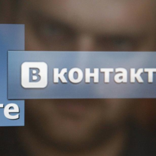 Das Logo des sozialen Netzwerks VKontakte ist zu sehen.