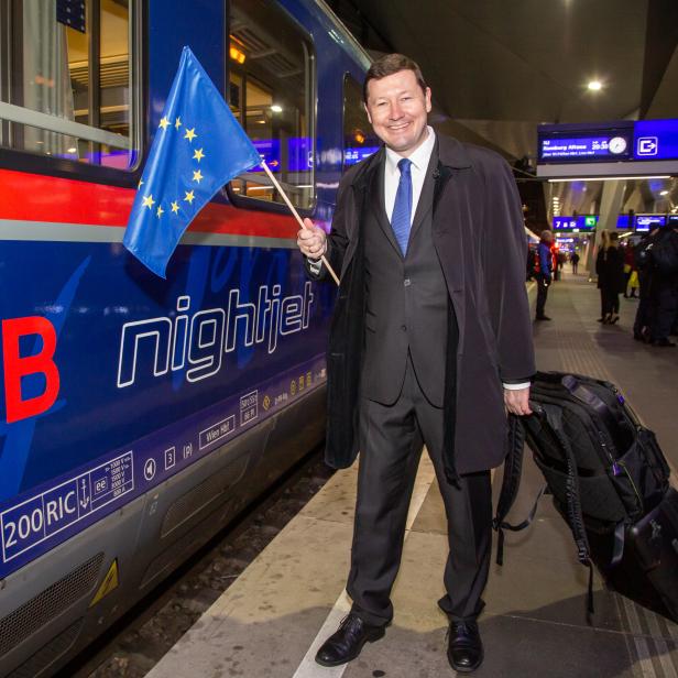 Martin Selmayr im ersten Nightjet nach Brüssel an Bord