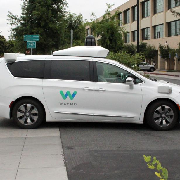 FILES-US-IT-LIFESTYLE-AUTO-WAYMO-UPS