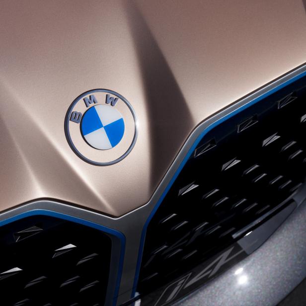 Frontscheibe als Screen: BMW zeigt Auto ohne Armatur und Display