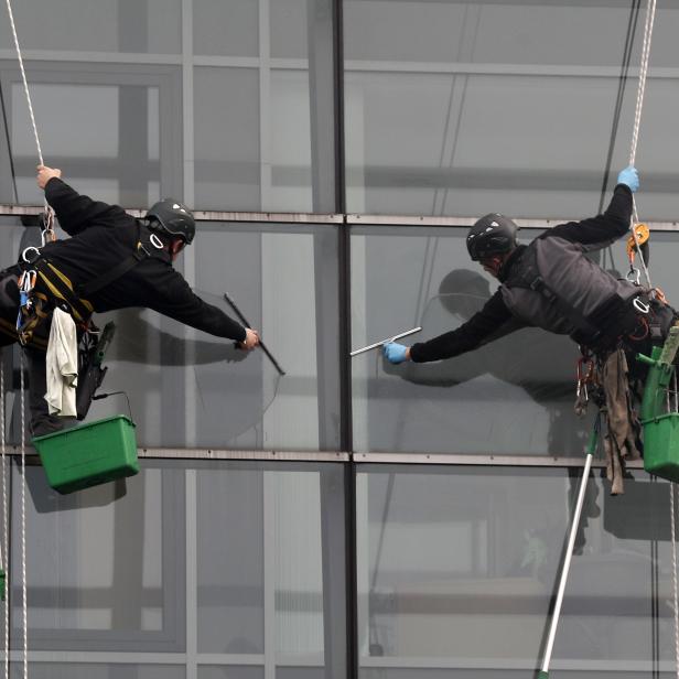 Window cleaners at work in Berlin