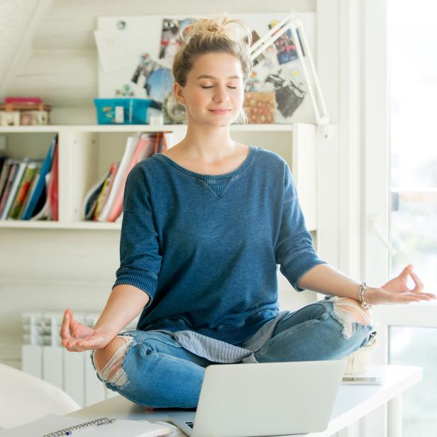 Neben kostenlosen Spielen und Homeoffice-Apps, gibt es auch Angebote für Sport und Yoga