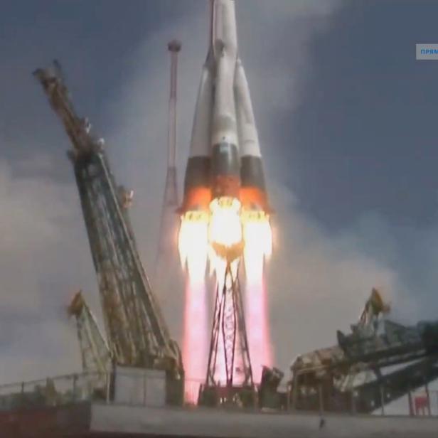 Das Raumschiff Sojus MS-16 mit der ISS-Besatzung startet vom Startplatz im Kosmodrom Baikonur.