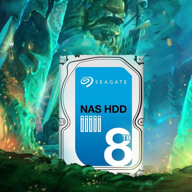 Eine Seagate NAS HDD mit 8 TB in einer Fantasy-Dschungel-Umgebung.