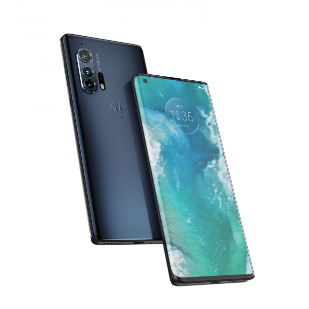 Zwei Motorola-Smartphones, eines mit einem 108MP-Kamerasystem.