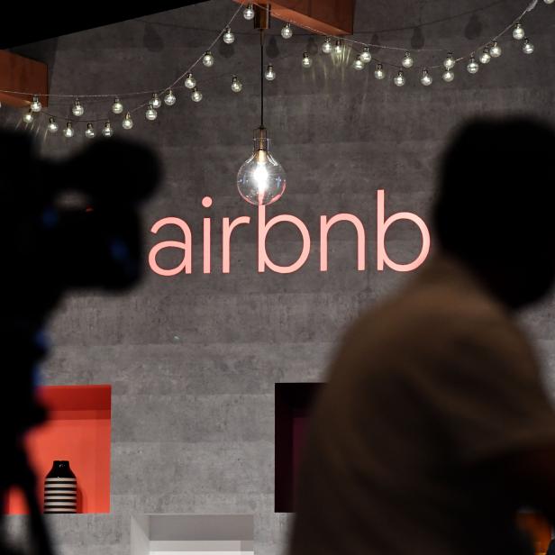 FILES-US-HEALTH-VIRUS-IT-TRAVEL-LAYOFFS-AIRBNB