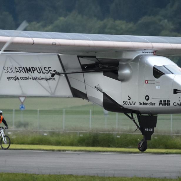 Solar Impulse 2 hat sich zum Ziel gesetzt, einmal um die Welt zu fliegen.