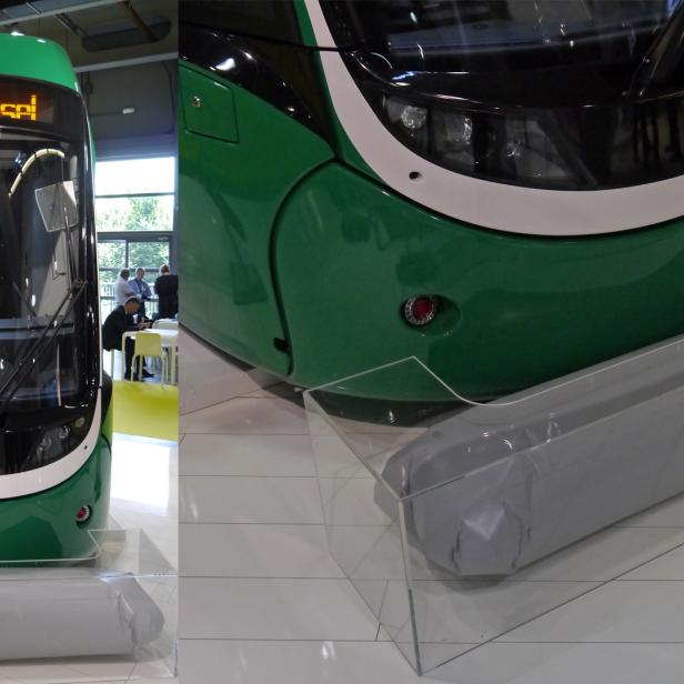 Der Straßenbahn-Airbag von Bombardier, gezeigt am UITP Weltkongress