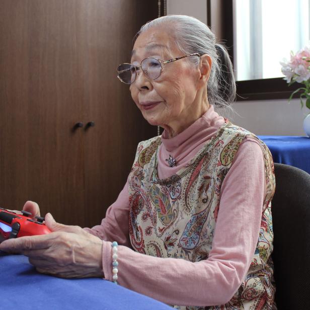 JAPAN-GAMES-GUINNESS-ELDERLY-VIDEO