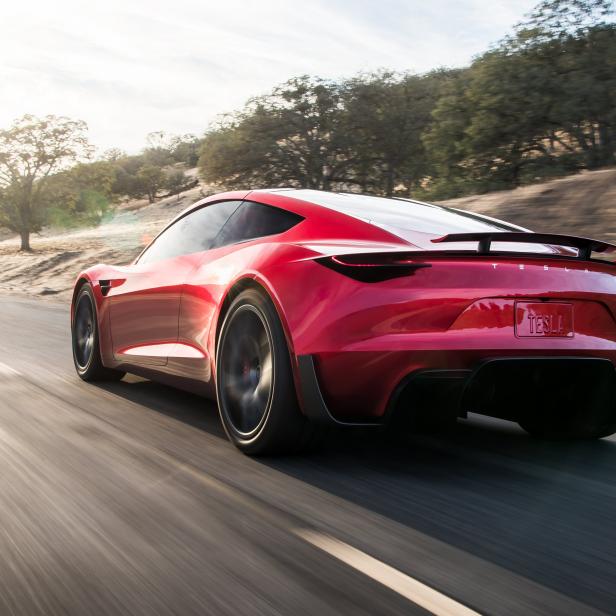 Tesla presents a new electric roadster