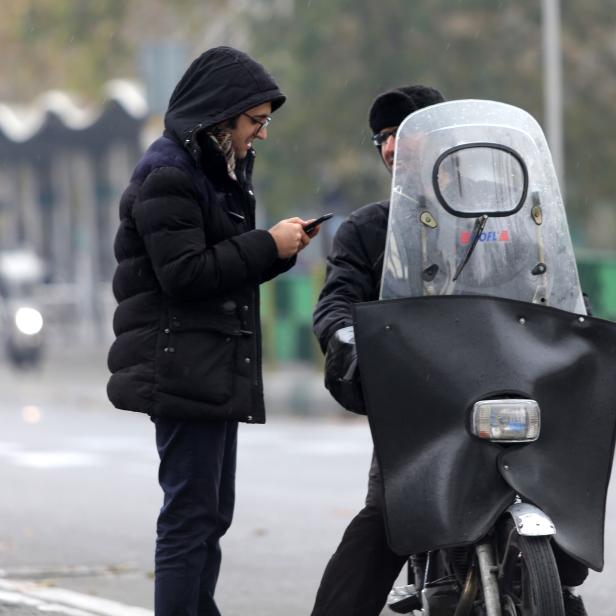 IRAN-POLITICS-PROTEST-INTERNET