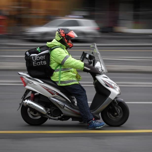 Symbolbild: Ein Fahrer von Uber Eats