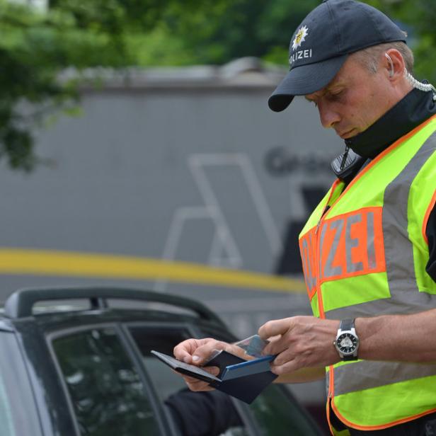 Die Polizei warnt immer wieder, dass man beim Spielen von Pokémon Go achtsam sein sollte - nun profitierte man erstmals von einem unachtsamen Spieler