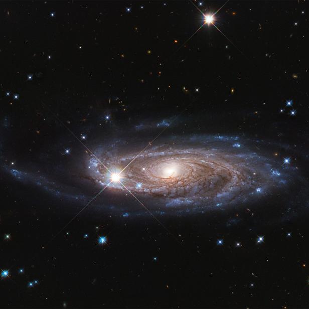 SPACE-GALAXY-UGC 2885