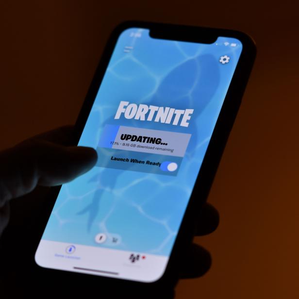 US-IT-LIFESTYLE-GAMES-COURT-APPLE-FORTNITE