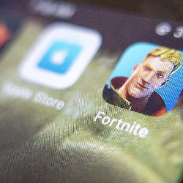 Apple App Store dispute over Fortnite