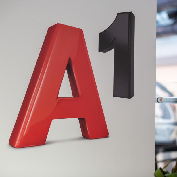 Das rote A1-Logo vor einem hellen Hintergrund.