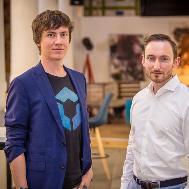 Im Bild: Florian Wimmer, Gründer und Geschäftsführer Blockpit und Klaus Himmer, Gründer und Geschäftsführer von CryptoTax