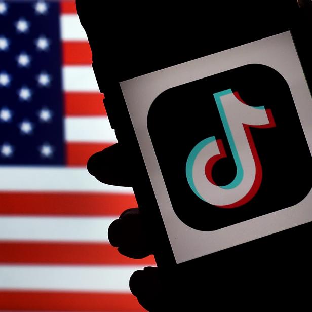 FILES-US-CHINA-IT-POLITICS-SECURITY-TIKTOK-WECHAT