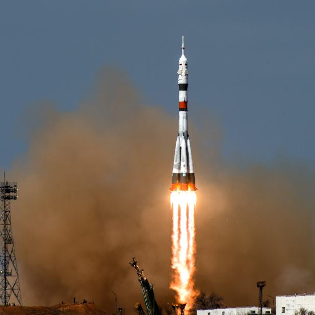 TOPSHOT-KAZAKHSTAN-RUSSIA-US-SPACE-ISS
