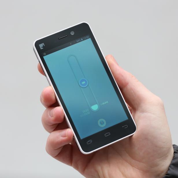 Auf dem Fairphone ist die App „Genießen Sie Die Ruhe“ vorinstalliert, mit der man für eine voreingestellte Zeit offline gehen kann.