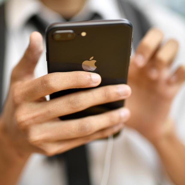 Apple wird mit 2 Billionen USD bewertet und ist wieder das wertvollste Unternehmen.