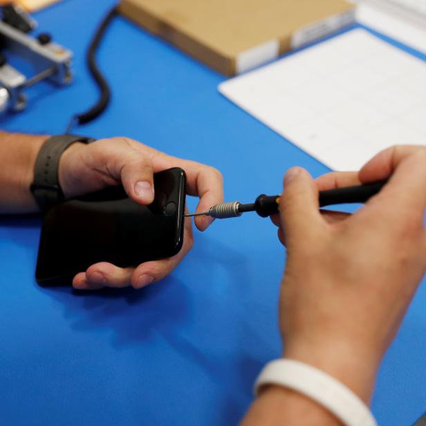 Apple demonstrates phone repair service in Sunnyvale, California