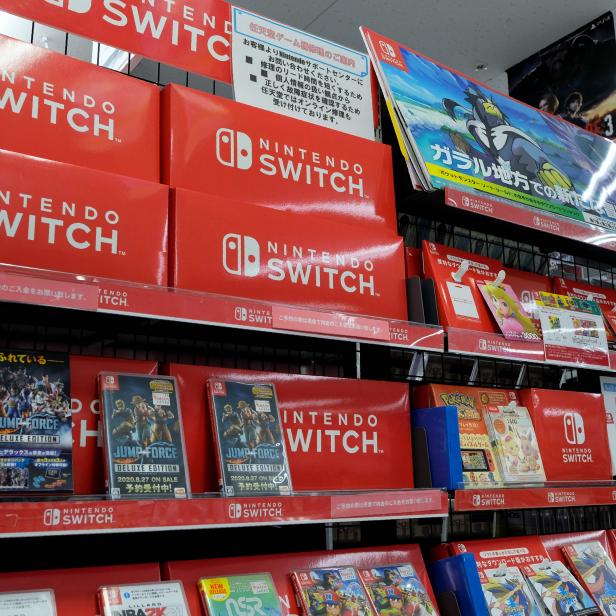 JAPAN-GAMES-COMPUTERS-EARNINGS-NINTENDO