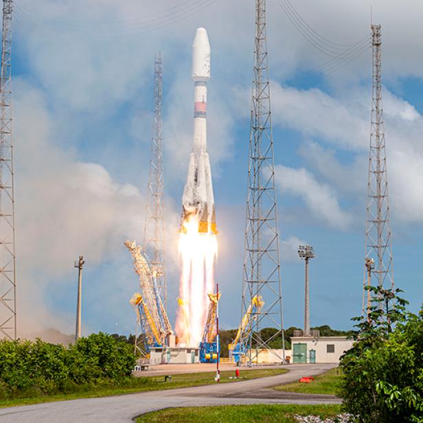 Eine Sojus-Rakete startet von einem Weltraumbahnhof der ESA.