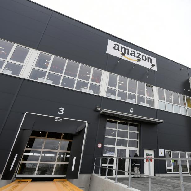 AMAZON VERTEILZENTRUM IN GROSSEBERSDORF